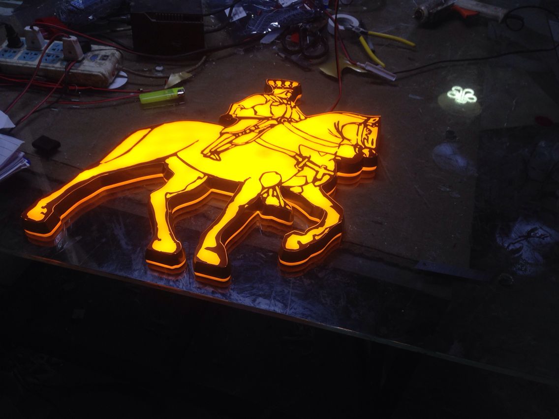 新汽车流氓高亮LED